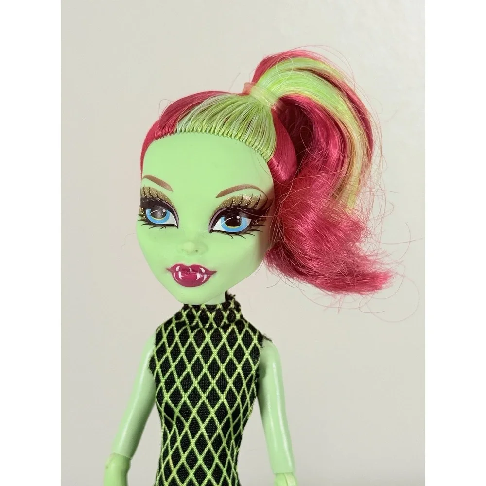 Monster High Fangtastic Fitness Venus McFlytrap Doll Rare No Stretchband Or Shoe